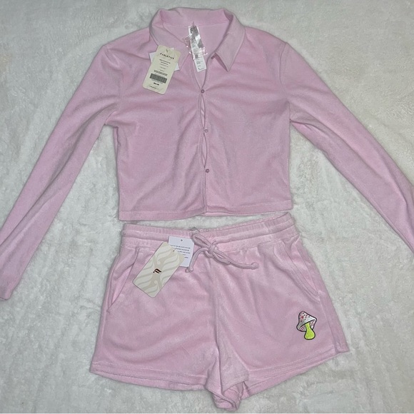 Fabletics Towel Terry Fabric Mushroom Top and Shorts Set - Picture 6 of 11